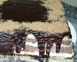 Foto del paso 8 de la receta: Tarta de galletas, chocolate y natillas/sin horno