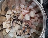 Foto del paso 3 de la receta: Patatas a la marinera 🌹