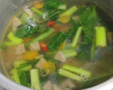 Foto langkah ke 5 dari resep 24) Sayur Bening Sawi Ijo wortel & Baso.