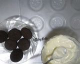 A picture of step 3 of Homemade white chocolates.