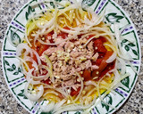Foto del paso 2 de la receta: Ensalada de pimientos, cebolla y atún