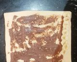 A picture of step 3 of Banana hazelnut choco rolls.