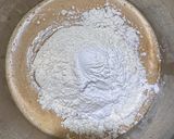 صورة لخطوة 2 من وصفة كيكة الزبادي و النيسكافيه 🥧