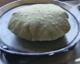 A picture of step 5 of Methi roti.