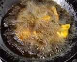 Foto langkah ke 8 dari resep Ayam Goreng Kremes.