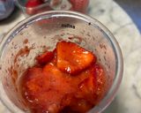Foto del passaggio 2 della ricetta Semifreddo Fragole e Pavesini Semplicissimo