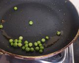 A picture of step 3 of Paneer fried maggi.