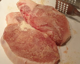 Foto del paso 1 de la receta: Chuletas de cerdo en salsa