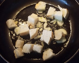 Foto del paso 2 de la receta: Pollo en pepitoria