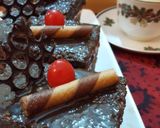 A picture of step 25 of Chocolate Pastry with Ceremal/ Chocolate Ganache Frosting.