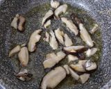 Foto langkah ke 1 dari resep Chicken mushroom w/ spinach.