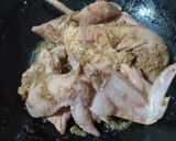 Foto langkah ke 3 dari resep Ayam goreng bumbu Bawang Kenangan.