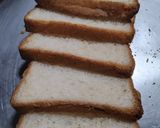 A picture of step 1 of Bread Upma.