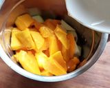 A picture of step 2 of Mango frooti.