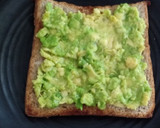 Foto langkah ke 2 dari resep Avocado Toast.