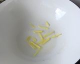 A picture of step 2 of Stir Fry Round Cabbage with dried shrimps (炒高丽菜).