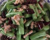 รูปขั้นตอนการทำที่ 2 ของ ผัดถั่วแขกกับหมูสับ