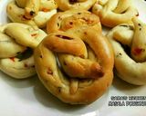 A picture of step 2 of Masala dounghnuts.