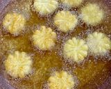 Foto langkah ke 4 dari resep Cripsy Fried Potato Flowers.