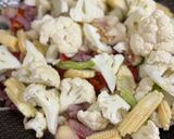 Gambar langkah 2 resipi Sayur Campur Tumis Sesimple.