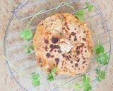 A picture of step 9 of Paneer paratha.