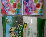Foto langkah ke 1 dari resep Es Ombre Nutrijell Merah Putih.