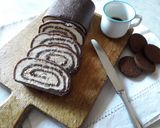Foto del passaggio 7 della ricetta Rotolo caffè e cioccolato, senza cottura