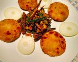 A picture of step 4 of Pizza stuffing puri.