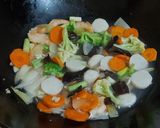 Foto langkah ke 4 dari resep Sapo Tahu Seafood.
