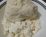 Foto del paso 1 de la receta: Arepas🫓de yuca rellenas de queso y bocadillo de guayaba🥯🧀🍯