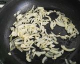 Foto del paso 2 de la receta Arroz negro con setas y anacardos
