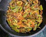 A picture of step 4 of Okra Masala Subzi.