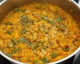 Foto del paso 7 de la receta: Arroz en sartén con verduras y calamar