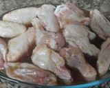 Foto del paso 2 de la receta: Alitas de pollo con miel al horno