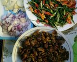 Foto langkah ke 3 dari resep Oseng Usus Lombok Ijo.