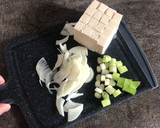 Foto langkah ke 3 dari resep Doenjang Jjigae ala Our Channel.