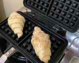 Foto langkah ke 3 dari resep Croffle (puff pastry instan).