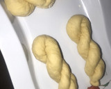 A picture of step 5 of Twisted doughnut.