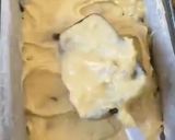 صورة لخطوة 2 من وصفة كيك بحبيبات الشوكولاتة (الكيك المفضل عندي 😋😋😋)