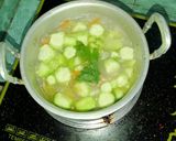 Foto langkah ke 7 dari resep Sop Oyong Ceker.