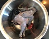 Hình bước làm 1 của món Canh gà ác hầm trám xanh
