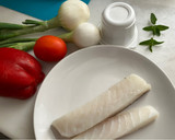 Foto del paso 1 de la receta: Bacalao skrei fresco en salsa de cebolla con tarrina de arroz integral
