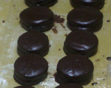 Foto del paso 8 de la receta: Alfajores de chocolate