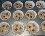 Áfonyás - málnás - fehér csokis muffin recept fázis 7 fotója