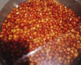 A picture of step 1 of Black Chickpea Salad.