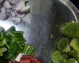 A picture of step 3 of White Sauce Pasta.