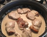 Foto del paso 5 de la receta: Muslitos de pollo en salsa de cebolla