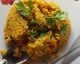A picture of step 3 of Daliya Upma.