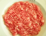 Foto del paso 1 de la receta: Hamburguesa de cerdo con guisantes