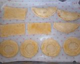 Foto del paso 7 de la receta: Figuras de masa hojaldre